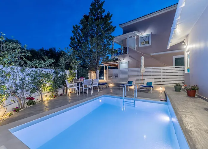 Soso\'S Garden House With Pool