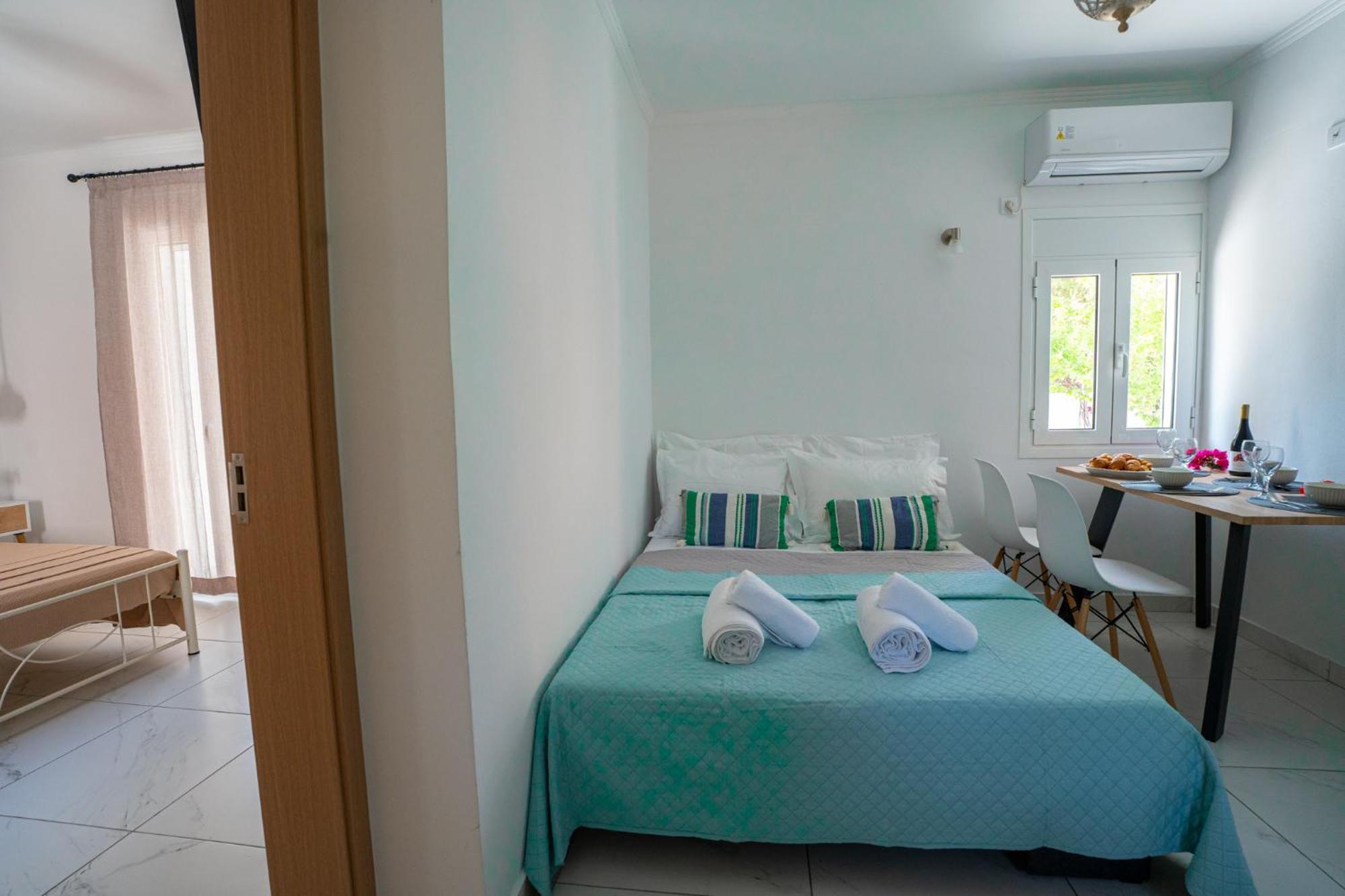 Soso's Garden House With Pool Holiday home