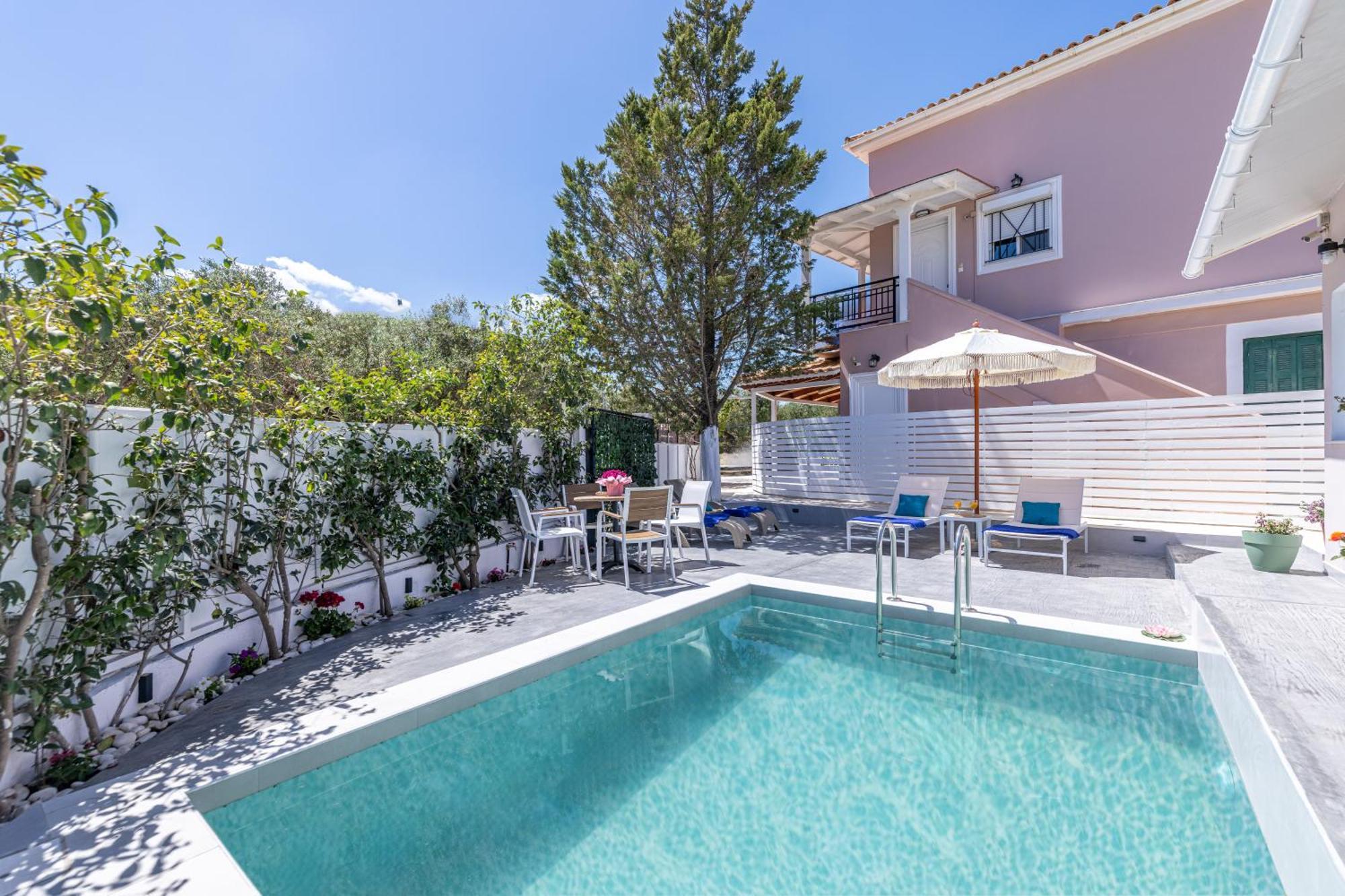 Soso's Garden House With Pool Holiday home